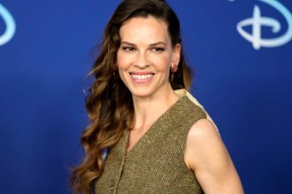 Hilary Swank Pregnant with Baby Twins